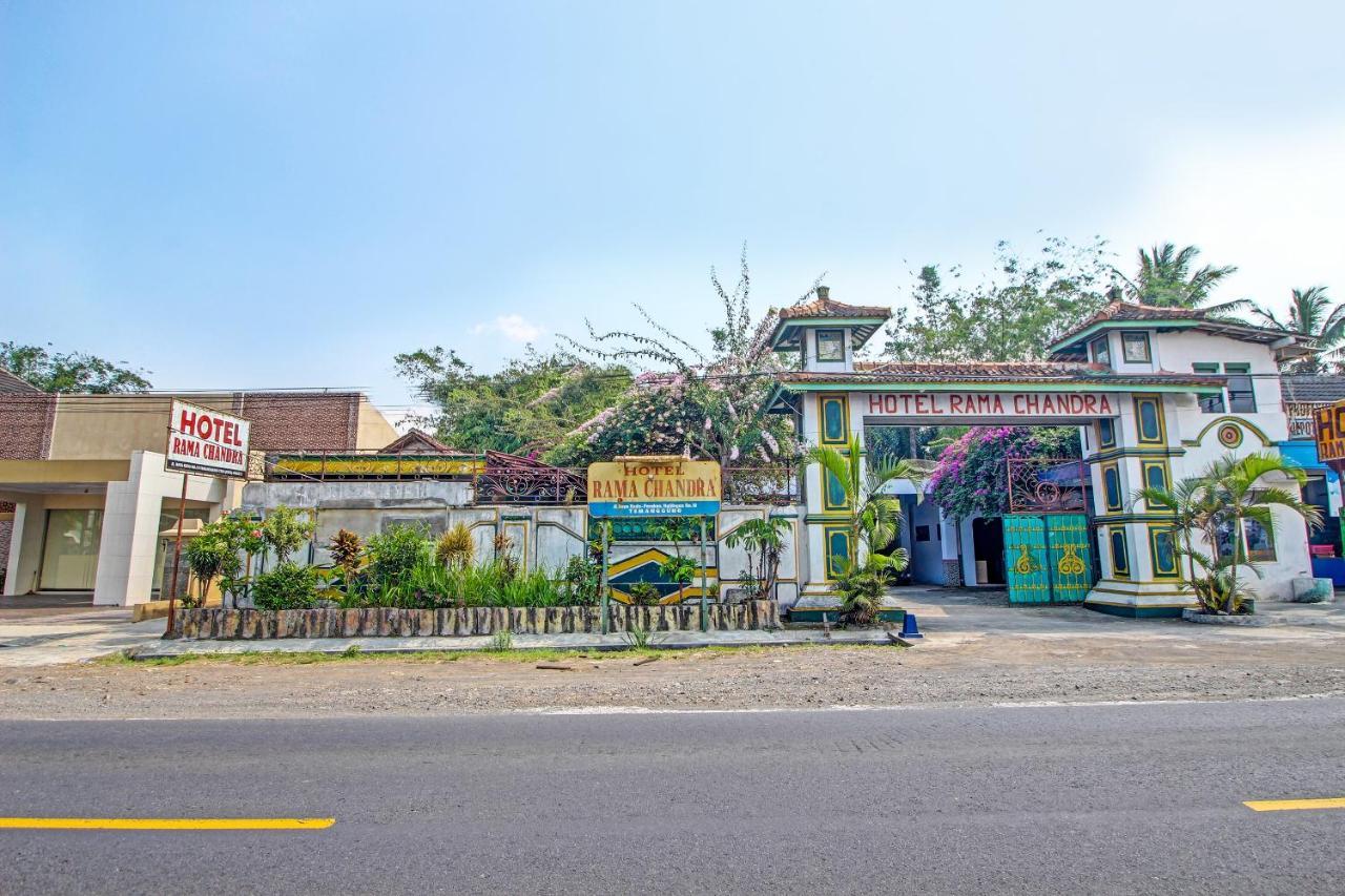 Spot On 91694 Hotel Rama Chandra Temanggung Exterior photo