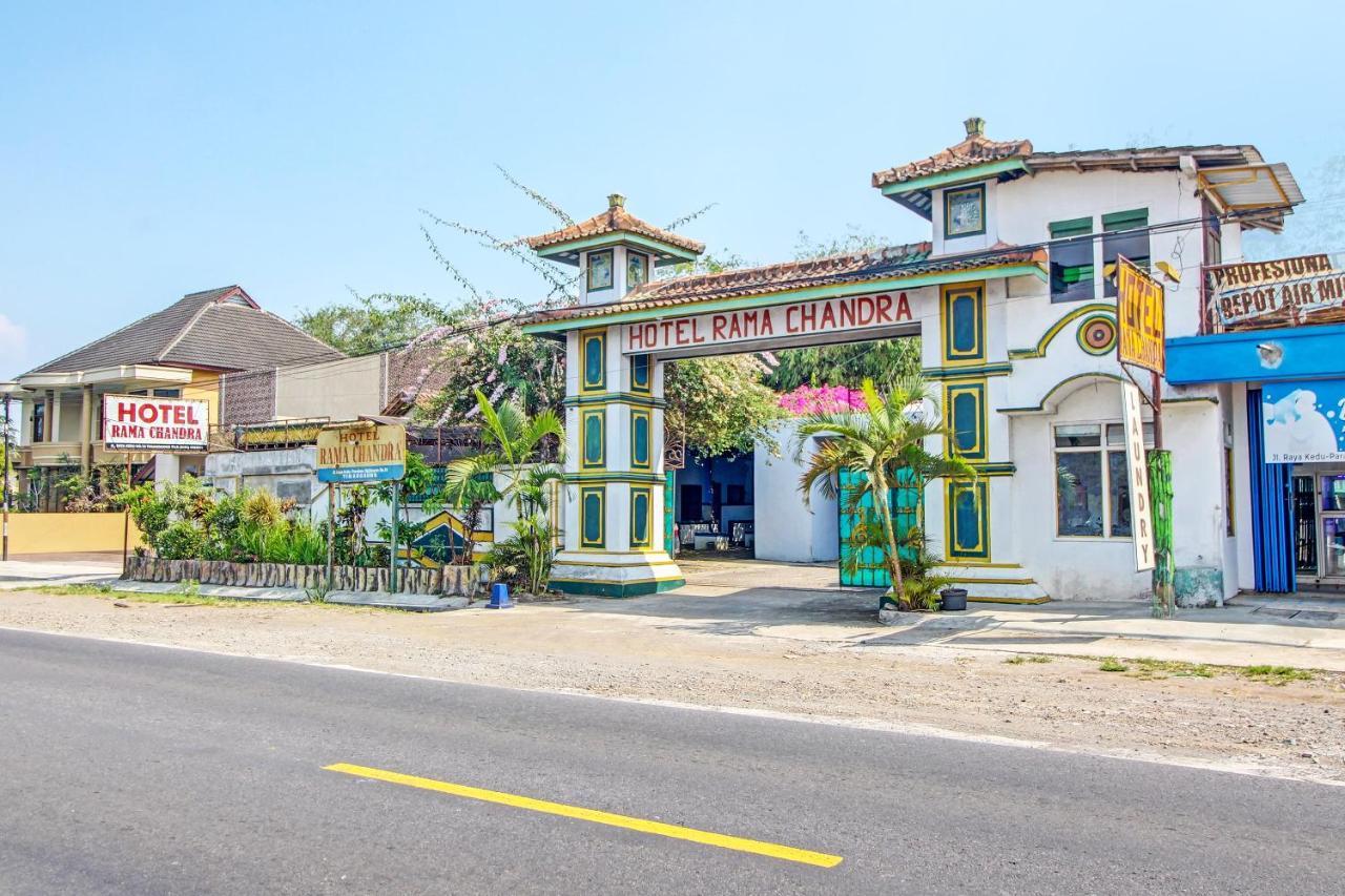 Spot On 91694 Hotel Rama Chandra Temanggung Exterior photo